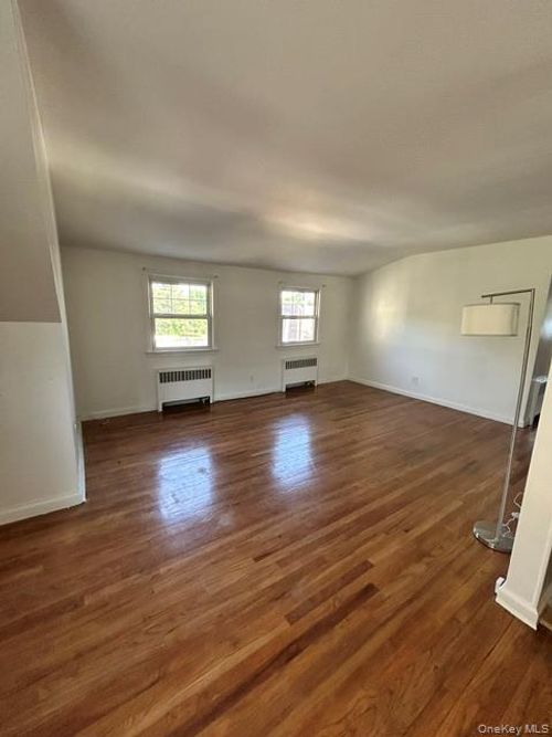 2nd-fl-200 Crescent Pl, Yonkers, NY, 10704-1600 | Card Image