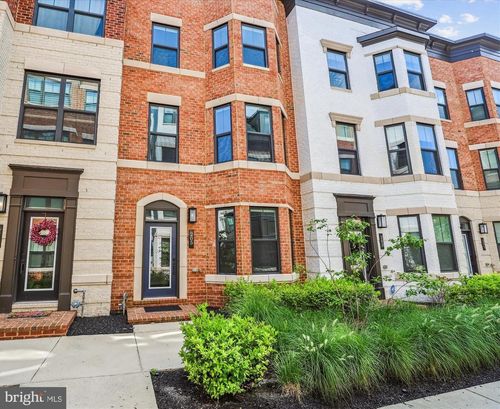 15-205 Market Sq Nw, VIENNA, VA, 22180-4456 | Card Image