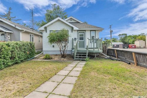 1942 Elphinstone St, Regina, SK, S4T3N2 | Card Image