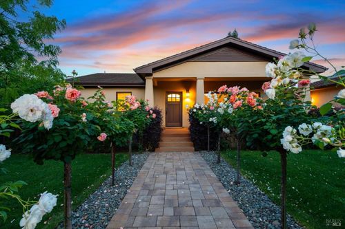 977 Pratt Ave, Saint Helena, CA, 94574-1057 | Card Image