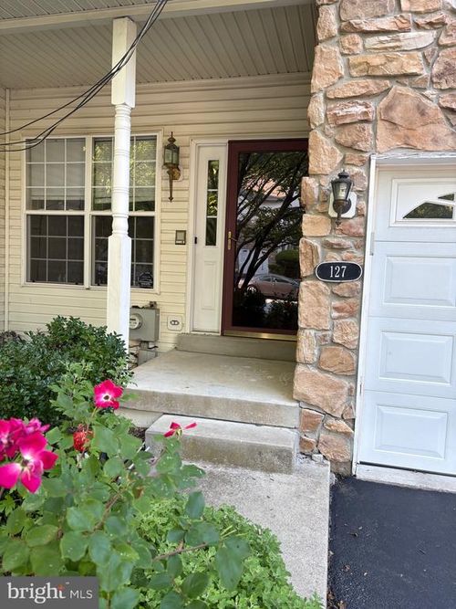 127 Birchwood Dr, WEST CHESTER, PA, 19380-7324 | Card Image