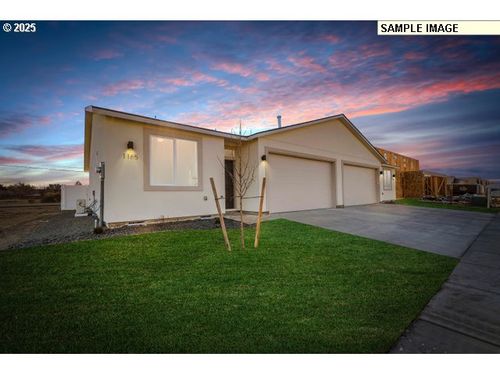 1201 Ne Emerald Dr, Hermiston, OR, 97838-2066 | Card Image