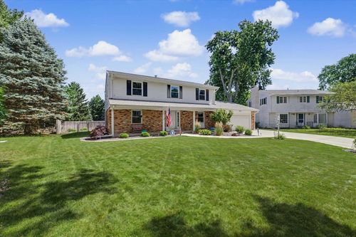 10 Stanford Pl, Champaign, IL, 61820-7620 | Card Image