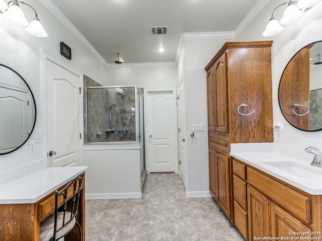 6840 S Loop 1604 W, House other with 3 bedrooms, 3 bathrooms and null parking in Von Ormy TX | Image 23