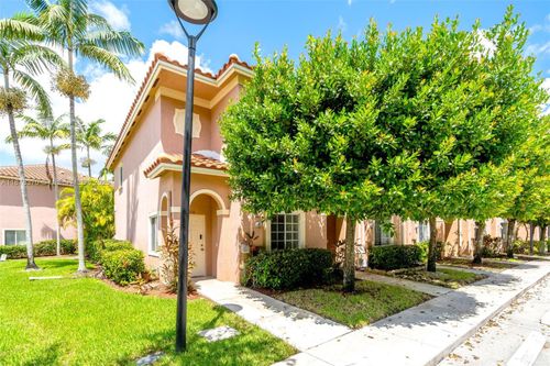 7818 Catalina Cir, Tamarac, FL, 33321-9144 | Card Image