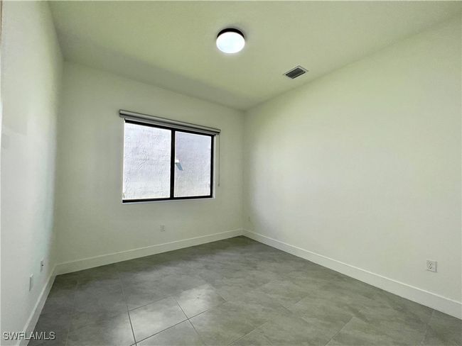 View of spare room | Image 28