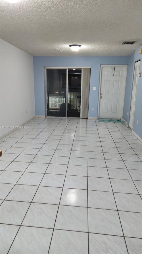 135-15454 Sw 85th Ln, Miami, FL, 33193-1241 | Card Image