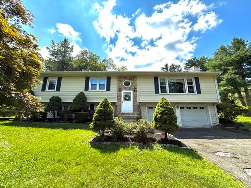 21 Kingswood Rd, Danbury, CT, 06811-2810 | Card Image