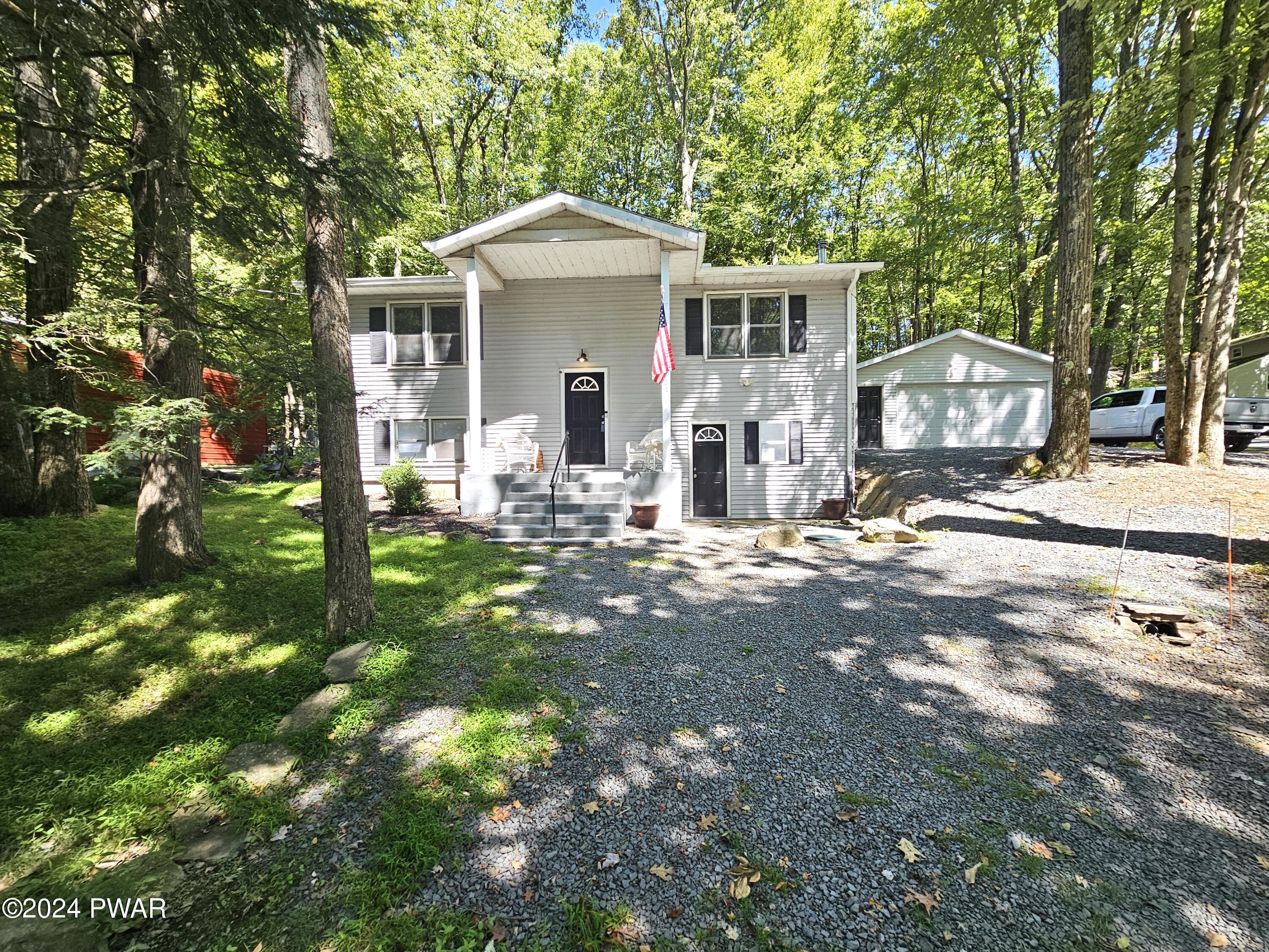 Cypress Dr, Greentown, PA 18426