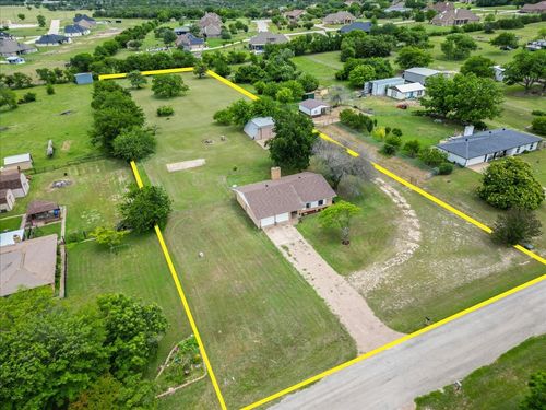 2102 Hill Top Cir, Weatherford, TX, 76085-3019 | Card Image