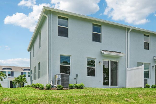 5730 Se Edgewater Cir, Townhouse with 3 bedrooms, 3 bathrooms and null parking in Stuart FL | Image 27