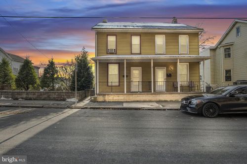 144 N 2nd St, STEELTON, PA, 17113-2201 | Card Image