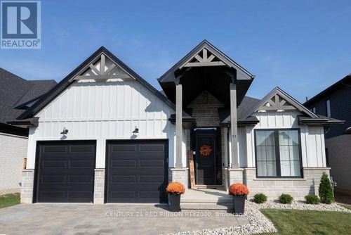 11 Briscoe Cres, Strathroy, ON, N7G4E1 | Card Image