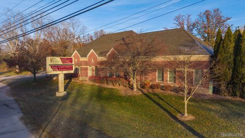 2201 Auburn Rd, Auburn Hills, MI, 48326-3139 | Card Image