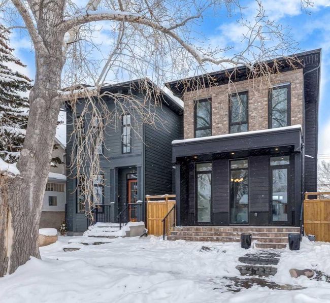 826 23 Avenue Se, Home with 4 bedrooms, 3 bathrooms and 2 parking in Calgary AB | Image 2