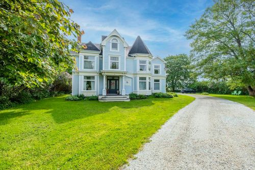 76 Montague Row, Digby, NS, B0V1A0 | Card Image