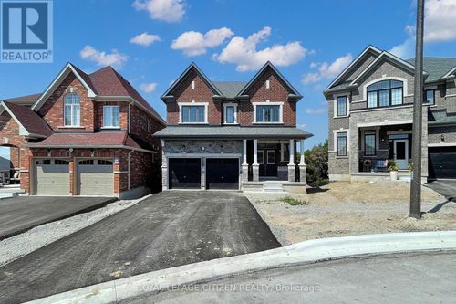 82 Lawrence D. Pridham Avenue, New Tecumseth (Alliston), ON, L9R0X1 | Card Image