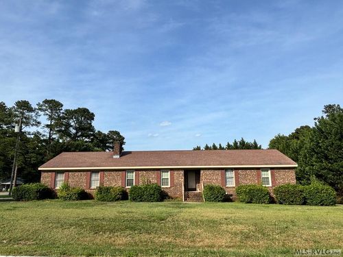 127 Western Dr, Roanoke Rapids, NC, 27870-9581 | Card Image
