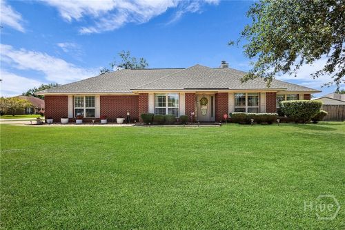 201 Slayton Cir, Hinesville, GA, 31313-9518 | Card Image