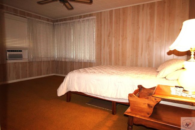 400 Main St, House other with 3 bedrooms, 1 bathrooms and null parking in Hooks TX | Image 20