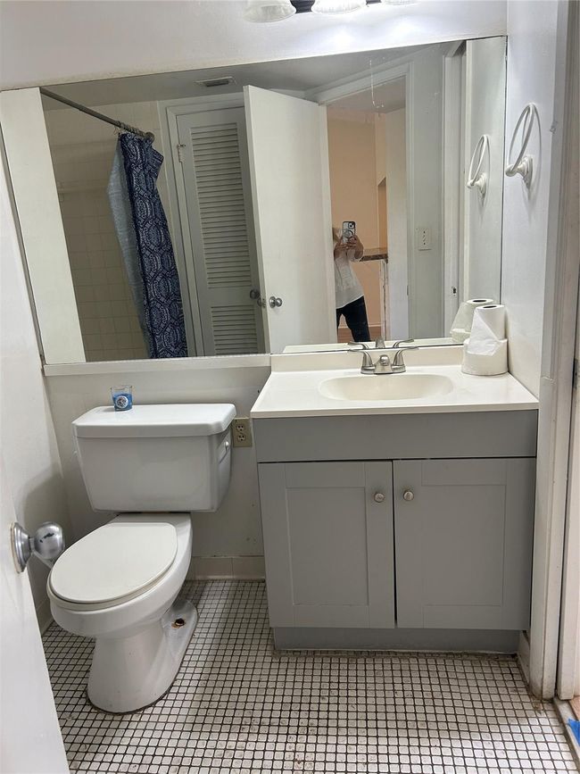 APT-201 - 2823 N Course Dr, Condo with 2 bedrooms, 2 bathrooms and null parking in Pompano Beach FL | Image 21