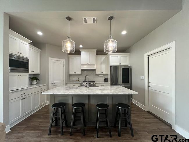 902 Charlie, House other with 3 bedrooms, 2 bathrooms and null parking in Whitehouse TX | Image 9
