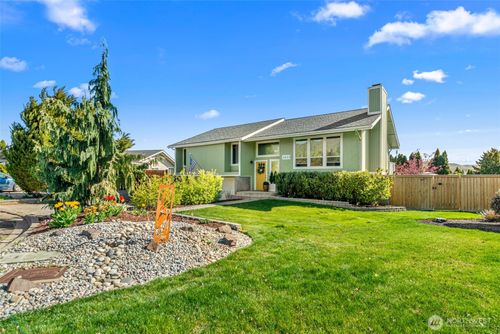 1633 Concord Place, Wenatchee, WA, 98801 | Card Image