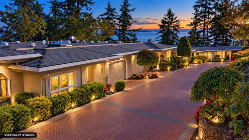 10-942 Boulderwood Rise, Saanich, BC, V8Y3H5 | Card Image