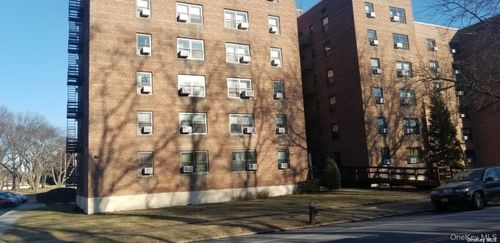 apt-4b-73 210th St, Oakland Gardens, NY, 11364-2808 | Card Image