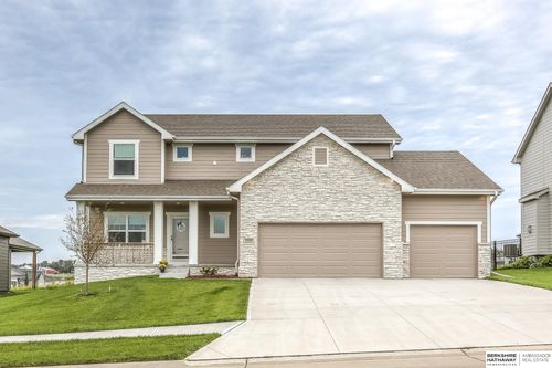 16909 Daniel St, Bennington, NE, 68007-5062 | Card Image