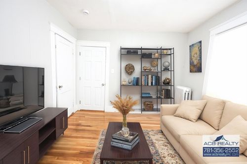 10-10 Mattakeeset St, Boston, MA, 02136 | Card Image