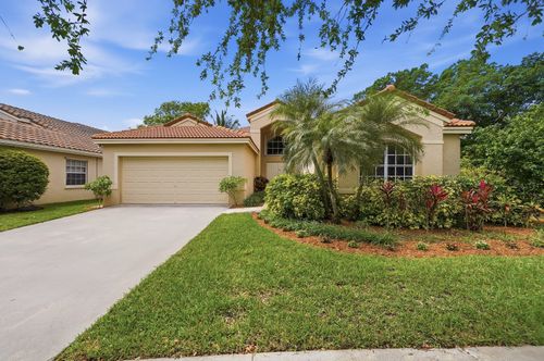 477 Cameron Dr, Weston, FL, 33326-3517 | Card Image