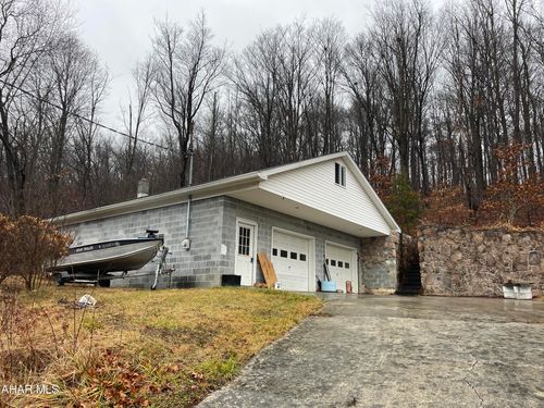 235 Obrien Rd, Manns Choice, PA, 15550-8932 | Card Image