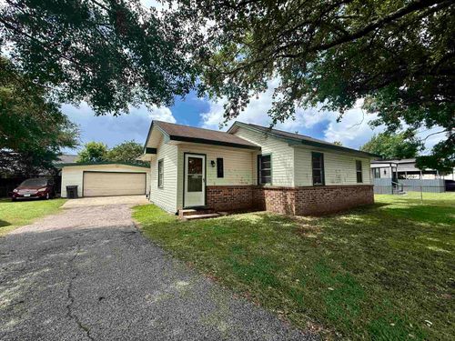 520 Austin Ave, Bridge City, TX, 77611-2906 | Card Image