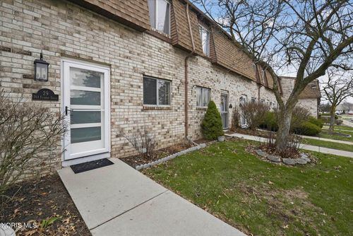 apt-29-744 Fairway Dr, Wauseon, OH, 43567-9202 | Card Image