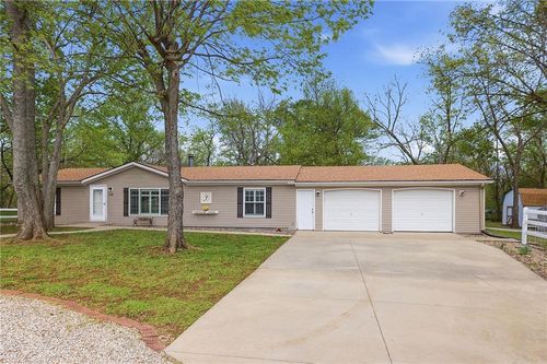 9 Poplar Ln, Linn Valley, KS, 66040-5233 | Card Image