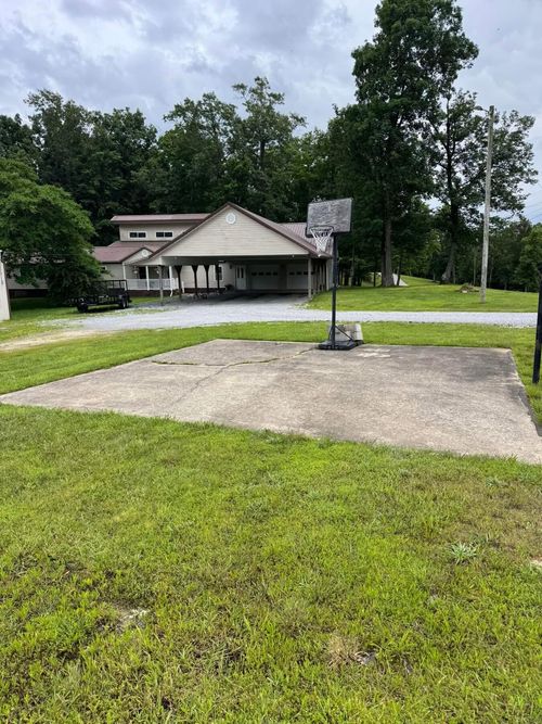 1068 Spring Rd, Wallingford, KY, 41093-9017 | Card Image