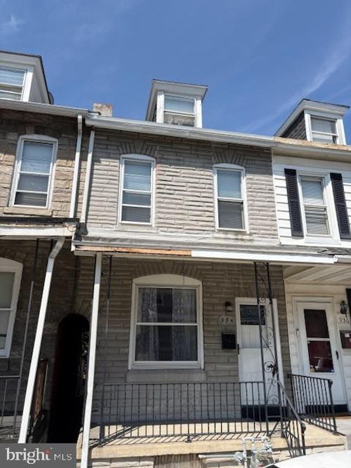 934 Locust St, READING, PA, 19604-2327 | Card Image