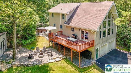 51 Tupelo St, Jim Thorpe, PA, 18229-3516 | Card Image