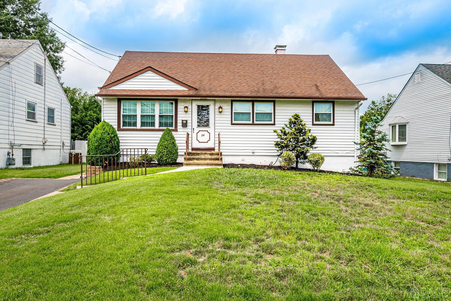Bedford Ave, Iselin, NJ 08830