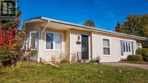 55 Corrigan Crt, Charlottetown, PE, C1A8N5 | Card Image