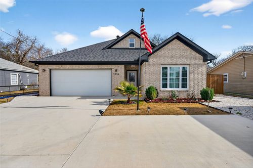 1314 S Grand Ave, Gainesville, TX, 76240-5816 | Card Image