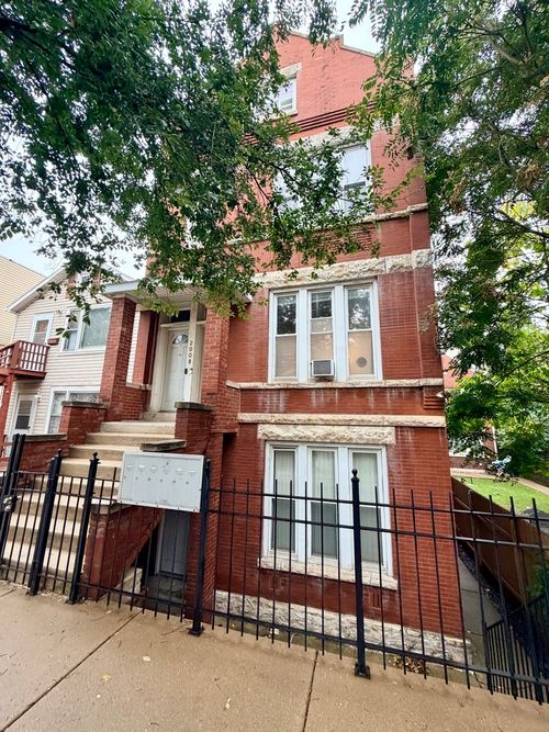 1r-2008 W 23rd St, Chicago, IL, 60608-0504 | Card Image