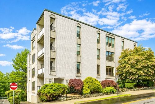 2a-405 Langley Rd, Newton, MA, 02459-2337 | Card Image