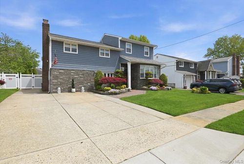 244 Mercury St, East Meadow, NY, 11554-1220 | Card Image