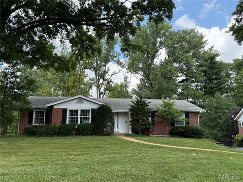 177 Wildwood Pkwy, Ballwin, MO, 63011-2628 | Card Image