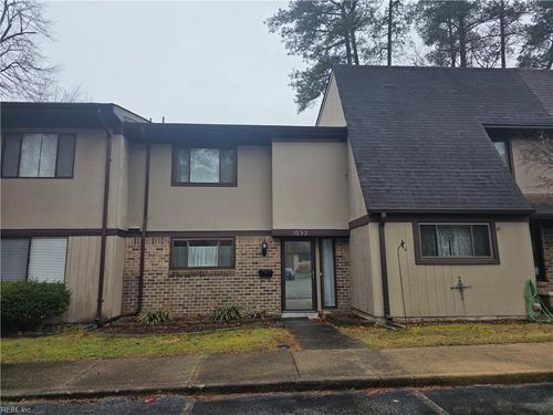 1032 Willow Green Dr, Newport News, VA, 23602-7112 | Card Image