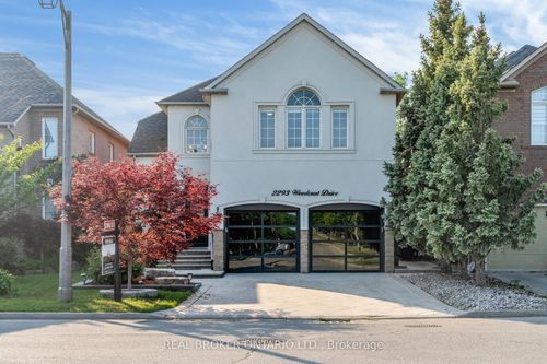 2293 Woodcrest Dr, Oakville, ON, L6M4C5 | Card Image
