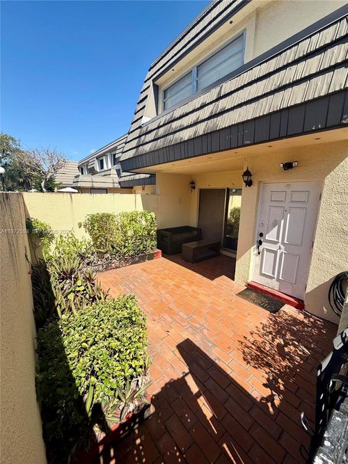 8785-8785 Sw 137th Ave, Miami, FL, 33183 | Card Image