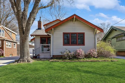 1711 Northwest Dr, Des Moines, IA, 50310-3826 | Card Image